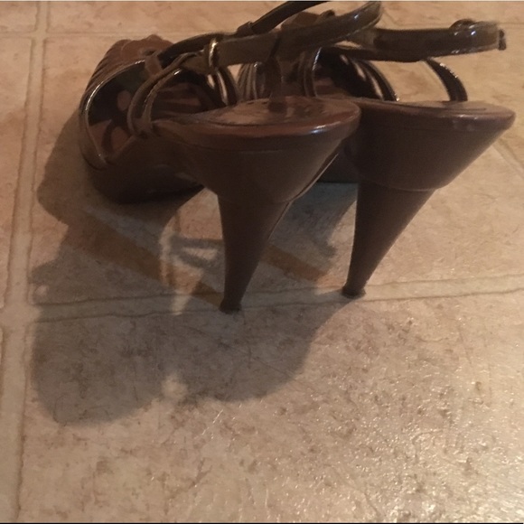 Shoes - Picture 2 of 3